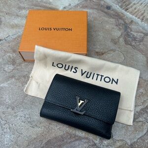 Authentic Louis Vuitton Capucines compact wallet